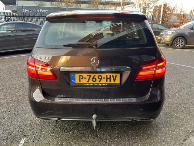 Mercedes-Benz B-KLASSE 180 Ambition // LED // NAVI // CLIMA // HALF LEDER // PDC // STOELVERWARMING //