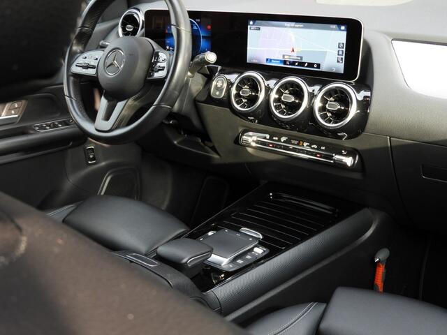 Mercedes-Benz B-KLASSE B 180 BUS. SOLUTION WIDESCREEN/CAMERA/CARPLAY