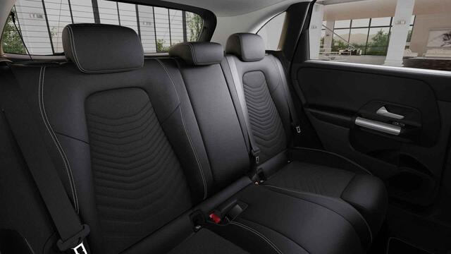 Mercedes-Benz B-KLASSE 250 e Business Line | Getint glas | Digitaal display | Verwarmd stuur |