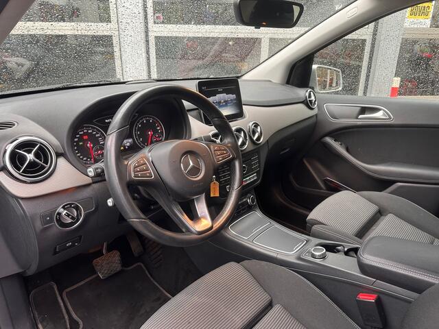 Mercedes-Benz B-KLASSE 180 Ambition /LED/ Camera/ PDC/ Navi/ Trekhaak