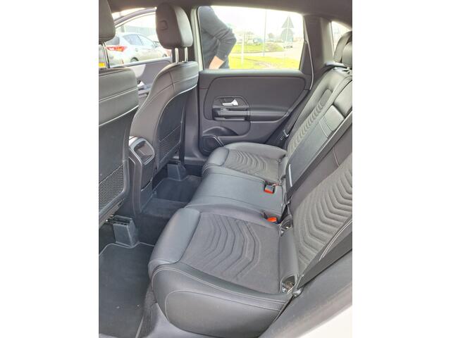 Mercedes-Benz B-KLASSE 180 Business Solution Plus