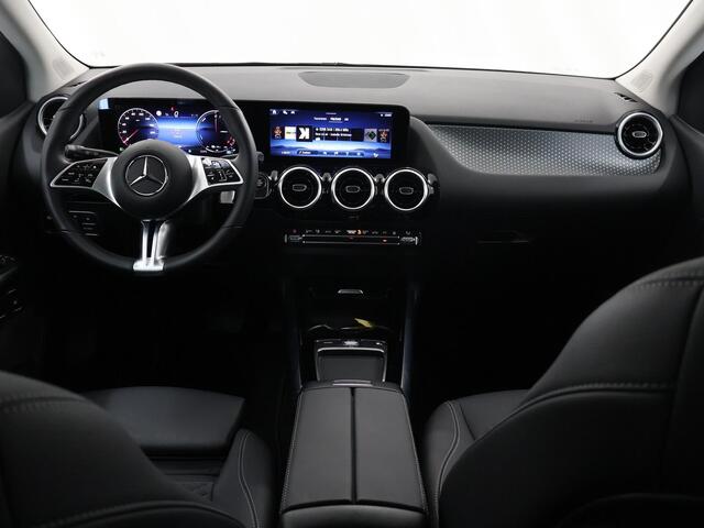 Mercedes-Benz B-KLASSE 250 e Luxury Line | Navigatie | Parkeercamera | Stoelverwarming | Keyless Go | Trekhaak |
