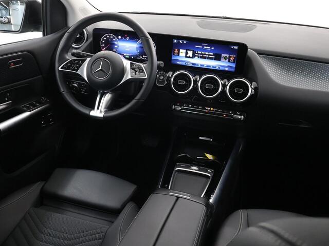 Mercedes-Benz B-KLASSE 250 e Luxury Line | Navigatie | Parkeercamera | Stoelverwarming | Keyless Go | Trekhaak |