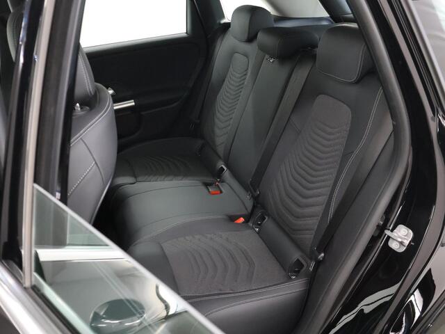 Mercedes-Benz B-KLASSE 250 e Luxury Line | Navigatie | Parkeercamera | Stoelverwarming | Keyless Go | Trekhaak |