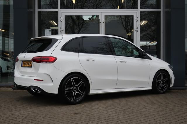 Mercedes-Benz B-KLASSE B180 AMG LINE, LED Verlichting, Navi, Clima, etc.
