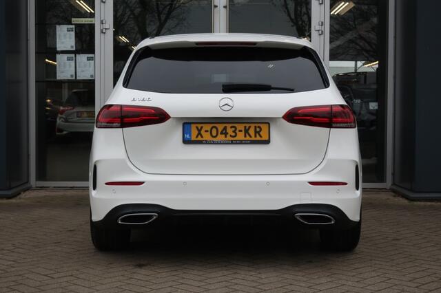 Mercedes-Benz B-KLASSE B180 AMG LINE, LED Verlichting, Navi, Clima, etc.