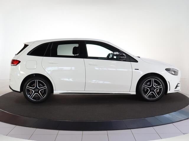 Mercedes-Benz B-KLASSE 250 e Premium Night EDITION | AMG Line | Sfeerverlichting | Smartphone integratiepakket | DAB+ Radio | BTW auto | Stoelverwarming | Zitcomfortpakket | High Performance LED