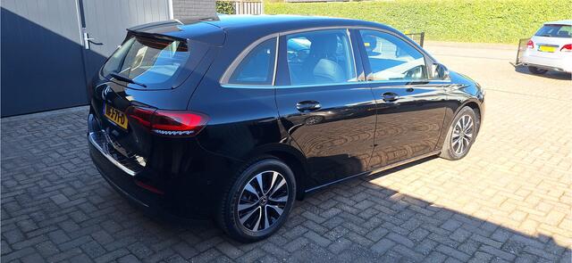 Mercedes-Benz B-KLASSE 200 Premium NAVIGATIE + 18335 km