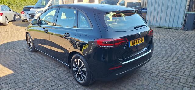 Mercedes-Benz B-KLASSE 200 Premium NAVIGATIE + 18335 km