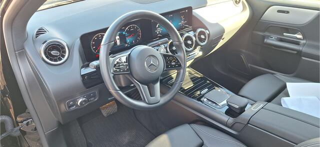 Mercedes-Benz B-KLASSE 200 Premium NAVIGATIE + 18335 km