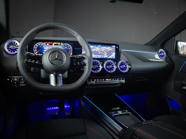 Mercedes-Benz B-KLASSE 180 AMG Line Premium | Panorama dak