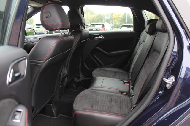 Mercedes-Benz B-KLASSE 180 Business Solution AMG Upgrade Edition / Camera / Navigatie / 18'' / Stoelverwarming / Cruise Control