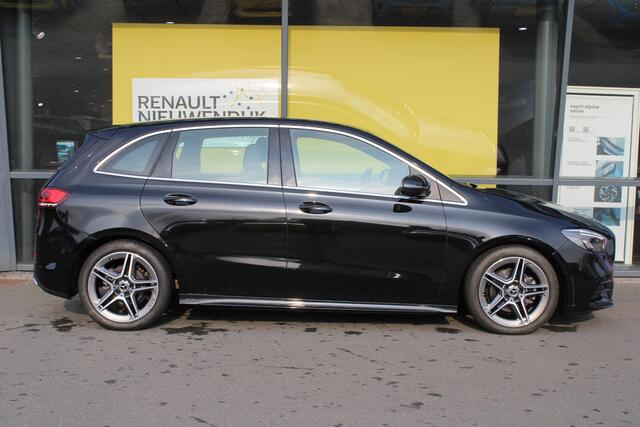 Mercedes-Benz B-KLASSE 180 AMG Business Solution AUTOMAAT / 18 INCH AMG VELGEN / NAVIGATIE FULL MAP / STOELVERWARMING / LED KOPLAMPEN / AMG STYLING