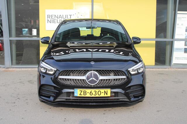 Mercedes-Benz B-KLASSE 180 AMG Business Solution AUTOMAAT / 18 INCH AMG VELGEN / NAVIGATIE FULL MAP / STOELVERWARMING / LED KOPLAMPEN / AMG STYLING