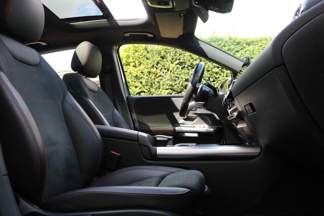 Mercedes-Benz B-KLASSE 200 AMG Pakket AMG Nightpakket (Panoramadak Sportleder/Memory Widescreen Burmester Camera M-Bux Distronic Full-Led 19InchAMG PrivacyGlass Pdc V+A)