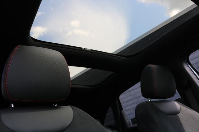 Mercedes-Benz B-KLASSE 200 AMG Pakket AMG Nightpakket (Panoramadak Sportleder/Memory Widescreen Burmester Camera M-Bux Distronic Full-Led 19InchAMG PrivacyGlass Pdc V+A)