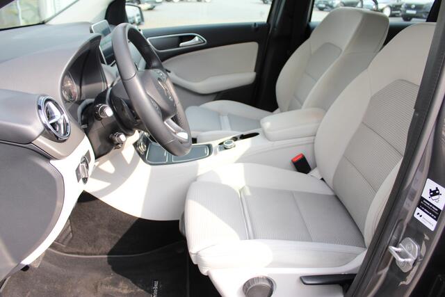 Mercedes-Benz B-KLASSE 180 Ambition automaat | Cruise | Trekhaak |