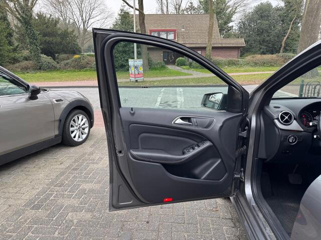 Mercedes-Benz B-KLASSE 180 Ambition