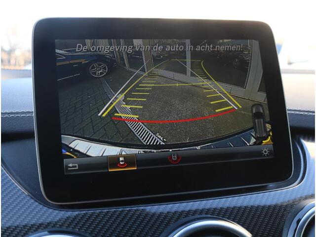 Mercedes-Benz B-KLASSE 180 AMG Line | Panorama | Carplay