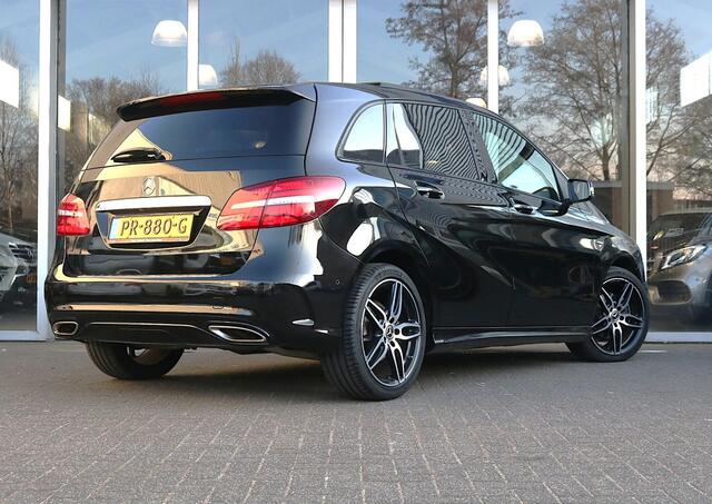 Mercedes-Benz B-KLASSE 180 AMG Line | Panorama | Carplay