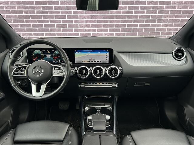 Mercedes-Benz B-KLASSE 250 Premium Progressive | Panoramadak | Widescreen | Parkeersensoren | Stoelverwarming | Achteruitrijcamera | Cruise Control | Climate Control