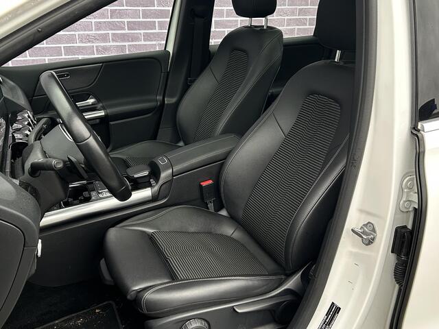 Mercedes-Benz B-KLASSE 250 Premium Progressive | Panoramadak | Widescreen | Parkeersensoren | Stoelverwarming | Achteruitrijcamera | Cruise Control | Climate Control