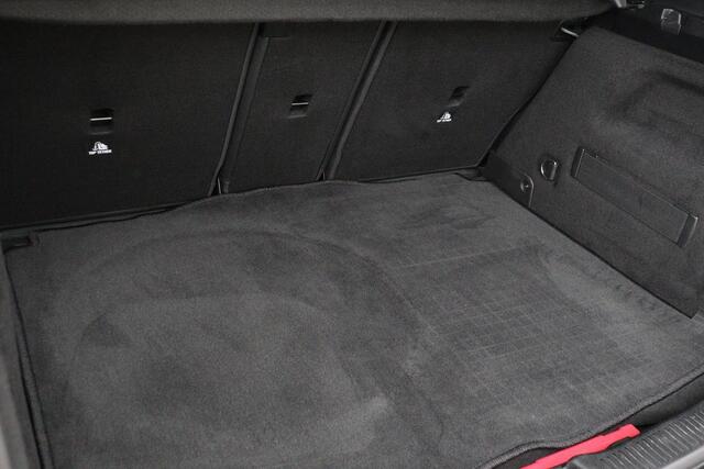 Mercedes-Benz B-KLASSE 250e AMG | Stoelverwarming | Camera | Sfeerverlichting | Keyless | Leder/Alcantara | Navigatie | Widescreen | Full LED | Park Assist