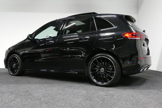 Mercedes-Benz B-KLASSE 250 e AMG Line / BINNENKORT VERWACHT / Panoramadak / LED High Performance / Apple Carplay - Andriod Auto / 19'' LMV / Dode hoek-assistent / 360 graden camera / Grootlicht-assistent / Sfeerverlichting / Keyless / Night pakket / Cruise Control / Dynamic Sel