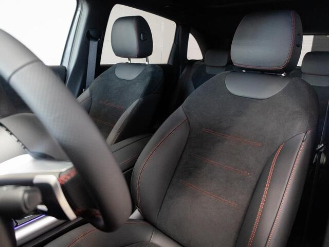 Mercedes-Benz B-KLASSE 180 Star Edition AMG Line Panorama dak | Trekhaak