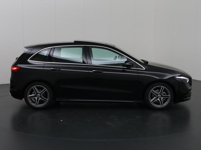 Mercedes-Benz B-KLASSE 180 Star Edition AMG Line | Panoramadak | Elektrisch verstelbare voorstoelen | Stuurwiel verwarming | Elektrische wegklapbare trekhaak | Multibeam led