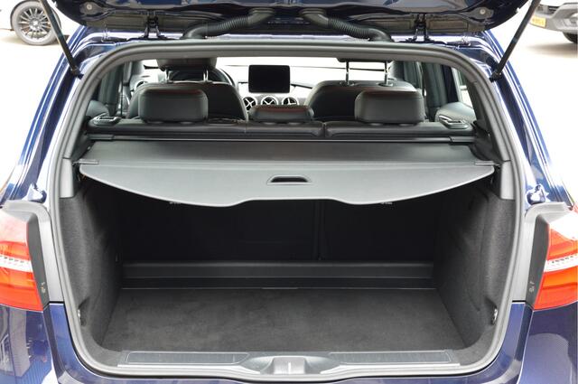 Mercedes-Benz B-KLASSE 180 AMG-LINE | LED | NAVI | CAMERA | TREKHAAK | ENZ