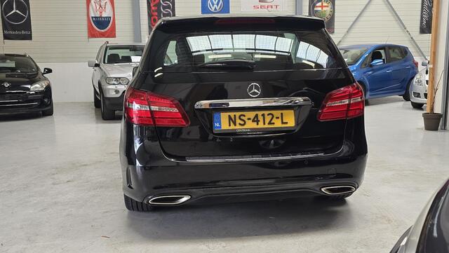Mercedes-Benz B-KLASSE 180 Business Solution AMG 18" LMV, NAVI, camera, Bluetooth....