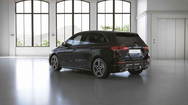 Mercedes-Benz B-KLASSE 200 Business Solution AMG | Night | Panoramadak | Trekhaak | Stoelverwarming | Achteruitrijcamera |