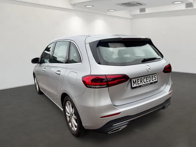 Mercedes-Benz B-KLASSE 180 Launch Edition Premium Dealer onderhouden