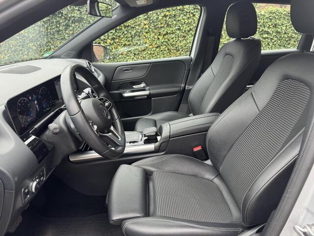 Mercedes-Benz B-KLASSE 180 Launch Edition Premium Dealer onderhouden