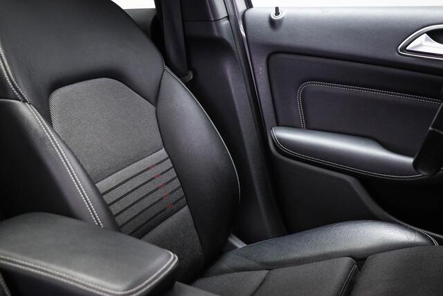 Mercedes-Benz B-KLASSE 180 Business Solution | PANORAMADAK | LED | HALF LEDER | NAVIGATIE