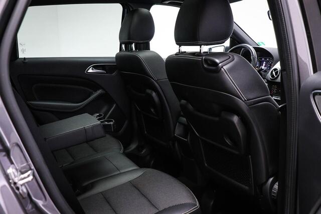 Mercedes-Benz B-KLASSE 180 Business Solution | PANORAMADAK | LED | HALF LEDER | NAVIGATIE