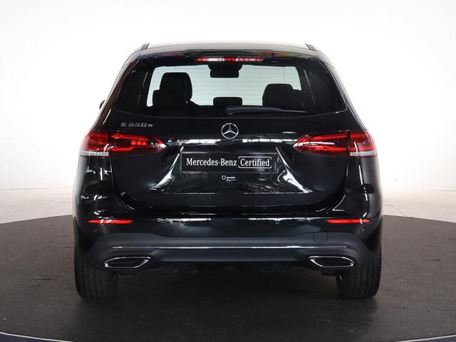 Mercedes-Benz B-KLASSE 250 e Luxury Line | LED | Sfeerverlichting | Achteruitrijcamera | Getint glas |