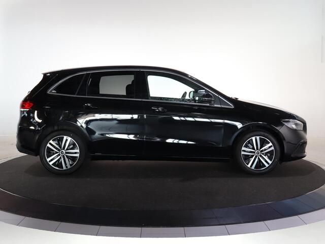 Mercedes-Benz B-KLASSE 250 e Luxury Line | LED | Sfeerverlichting | Achteruitrijcamera | Getint glas |