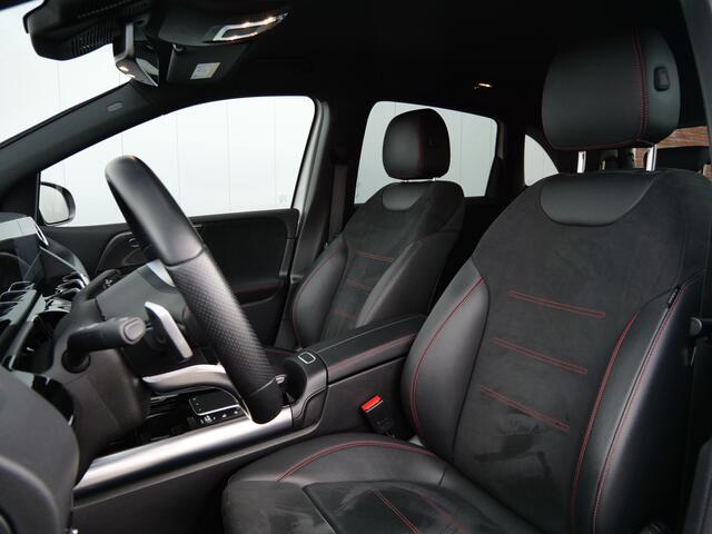 Mercedes-Benz B-KLASSE 180 136pk Business Solution AMG Automaat Navigatie / 18 inch / Sfeerverlichting / Stoelverwarming