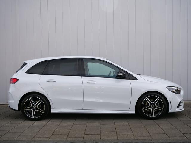 Mercedes-Benz B-KLASSE 180 136pk Business Solution AMG Automaat Navigatie / 18 inch / Sfeerverlichting / Stoelverwarming