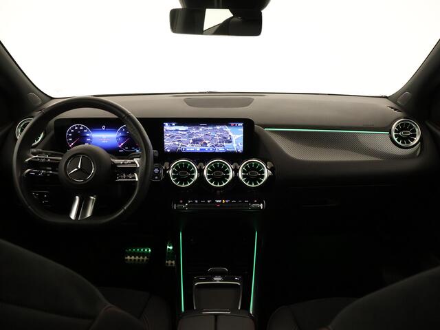 Mercedes-Benz B-KLASSE 180 AMG Line | Sfeerverlichting | Carplay | Stoelverwarming | Keyless Go | Parkeerpakket met Camera | Inclusief 24 maanden Mercedes-Benz Certified garantie voor Europa.