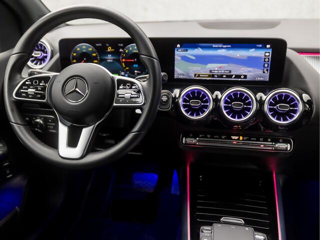 Mercedes-Benz B-KLASSE 250 e Premium Sport 218Pk Automaat (APPLE CARPLAY, SFEERVERLICHTING, GROOT NAVI, WIDE SCREEN, CAMERA, LEDER, STOELVERWARMING, SPORTSTOELEN, KEYLESS, DAB+, ZWART HEMEL, NIEUWSTAAT)
