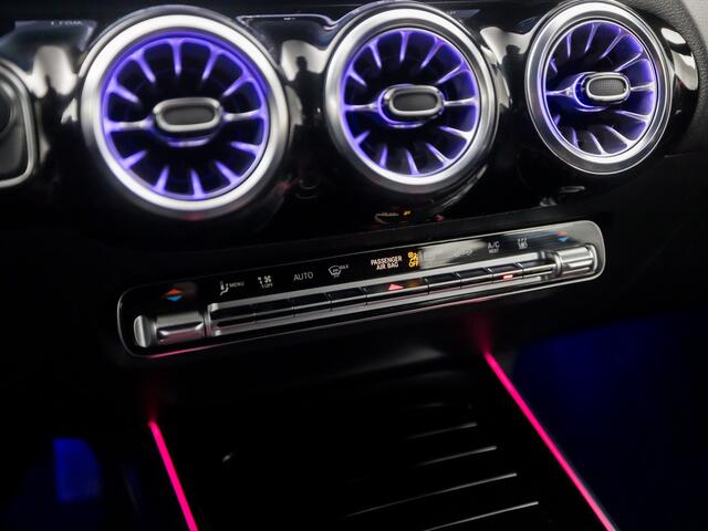 Mercedes-Benz B-KLASSE 250 e Premium Sport 218Pk Automaat (APPLE CARPLAY, SFEERVERLICHTING, GROOT NAVI, WIDE SCREEN, CAMERA, LEDER, STOELVERWARMING, SPORTSTOELEN, KEYLESS, DAB+, ZWART HEMEL, NIEUWSTAAT)