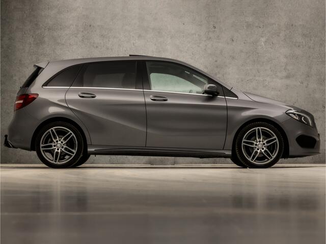 Mercedes-Benz B-KLASSE 180 AMG Sport Automaat (PANORAMADAK, GROOT NAVI, SFEERVERLICHTING, RODE GORDELS, LEDER/ALCANTARA, SPORTSTOELEN, GETINT GLAS, TREKHAAK, NIEUWSTAAT)