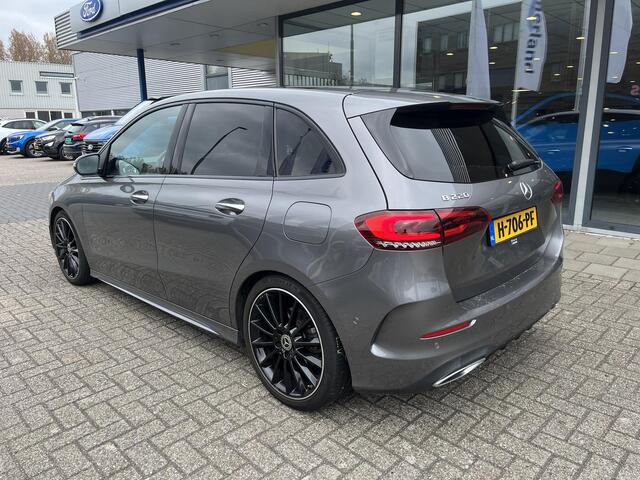 Mercedes-Benz B-KLASSE 220 Launch Edition Premium Plus | 190pk Automaat | Panoramadak | Matrix LED | Stoelverwarming | Winterset