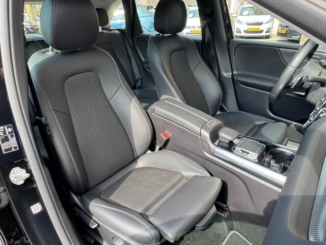 Mercedes-Benz B-KLASSE 180 AUTOMAAT LAUNCH EDITION HALF LEER/NAVI/SP.STOELEN/TREKHAAK