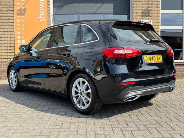 Mercedes-Benz B-KLASSE 180 AUTOMAAT LAUNCH EDITION HALF LEER/NAVI/SP.STOELEN/TREKHAAK