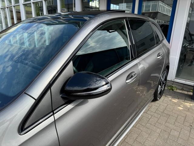 Mercedes-Benz B-KLASSE B-Klasse 180 Business Solution AMG I Panoramadak I Camera I Crui