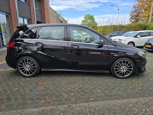 Mercedes-Benz B-KLASSE 180 Business Solution AMG Upgrade Edition Parkeersensoren,Navi.Trekhaak.Camera.